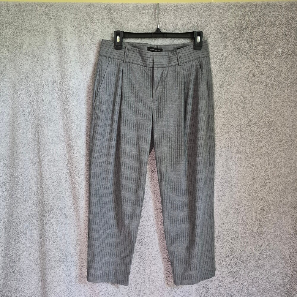 Banana Republic Avery Fit Front Pleat Grey Pinstripe Cropped Pants Size 2S